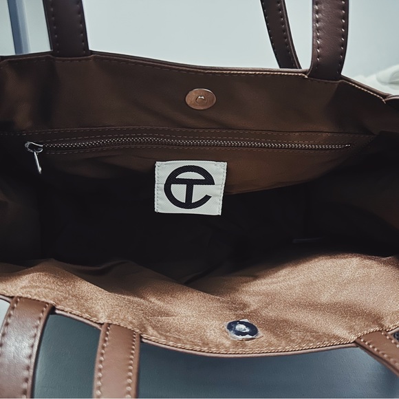 TELFAR - Medium Shopping Bag (Chocolate) - Picture 2 of 4